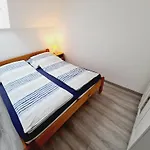 Eszter Koezel A Balatonhoz 5 Fo Reszere Apartmán