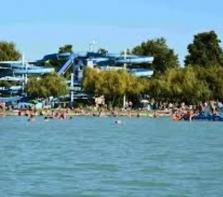 Eszter Koezel A Balatonhoz 5 Fo Reszere Апартаменты