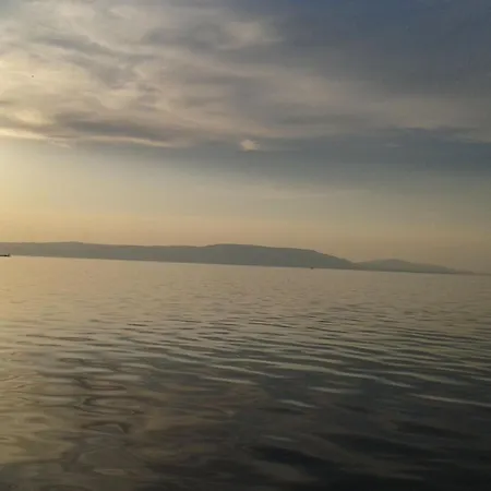 Eszter Koezel A Balatonhoz 5 Fo Reszere * Балатонлелле