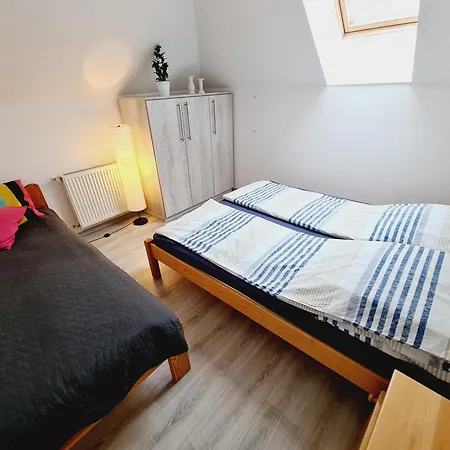 Apartmán Eszter Koezel A Balatonhoz 5 Fo Reszere