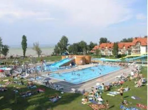 Apartmán Eszter Koezel A Balatonhoz 5 Fo Reszere *