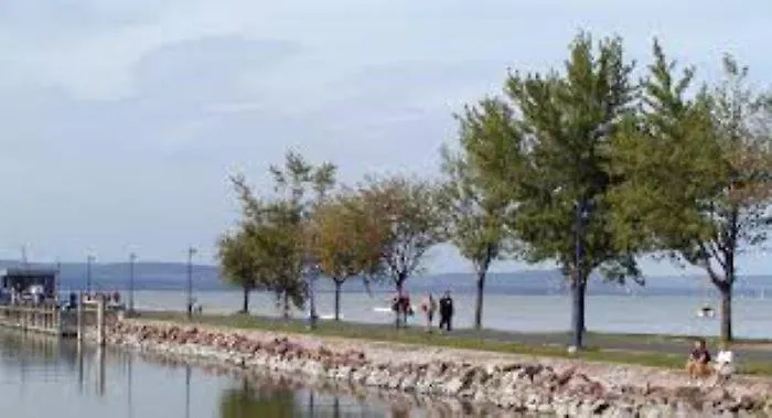 Eszter Koezel A Balatonhoz 5 Fo Reszere *