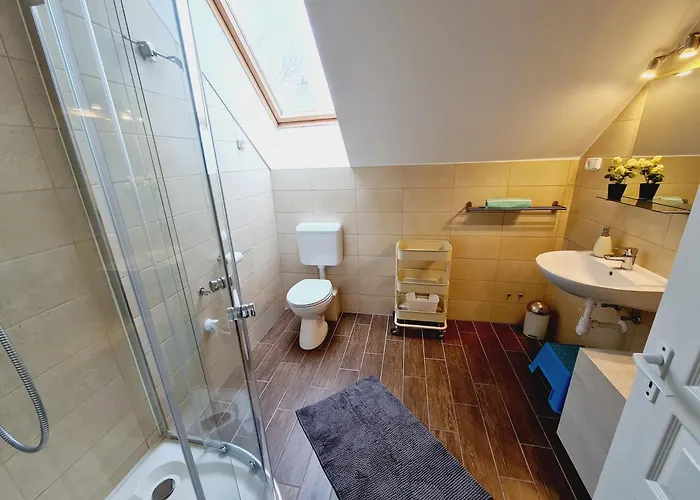 Apartmán Eszter Koezel A Balatonhoz 5 Fo Reszere *